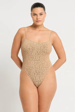 Load image into Gallery viewer, Bond-eye Low Palace onepiece - Oat Leopard -