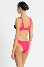Load image into Gallery viewer, Bond-Eye Splice Mara Rasberry / Black bikini set