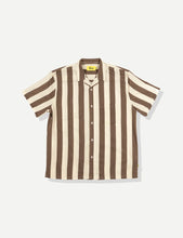 Load image into Gallery viewer, Duvin Travel Buttonup - BROWN