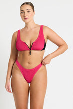 Load image into Gallery viewer, Bond-Eye Splice Mara Rasberry / Black bikini set