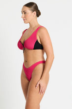 Load image into Gallery viewer, Bond-Eye Splice Mara Rasberry / Black bikini set