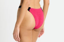 Load image into Gallery viewer, Bond-Eye Splice Mara Rasberry / Black bikini set