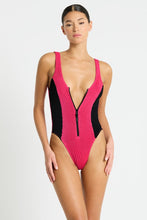 Load image into Gallery viewer, Bond-Eye Splice Mara Rasberry / Black one piece