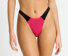 Load image into Gallery viewer, Bond-Eye Splice Mara Rasberry / Black bikini set