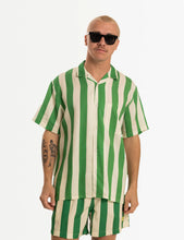 Load image into Gallery viewer, Duvin Travel Buttonup - GREEN