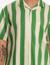 Load image into Gallery viewer, Duvin Travel Buttonup - GREEN