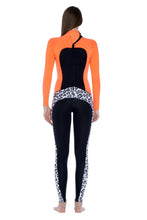 Load image into Gallery viewer, GlideSoul full wetsuit 3/2 MM women bold leopard /orange
