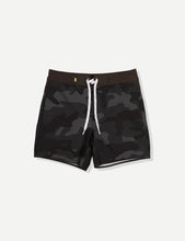 Load image into Gallery viewer, Duvin Black Camo 18" Board Shorts
