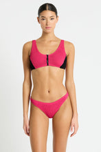 Load image into Gallery viewer, Bond-Eye Splice Mara Rasberry / Black bikini set
