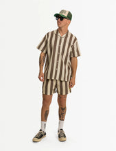 Load image into Gallery viewer, Duvin Travel Buttonup - BROWN
