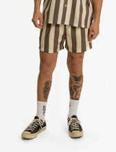 Load image into Gallery viewer, Duvin Travel Buttonup - BROWN
